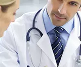Врач консультирует пациентку